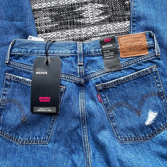 Levi Wedgie Icon Fit - Picture 4 of 5